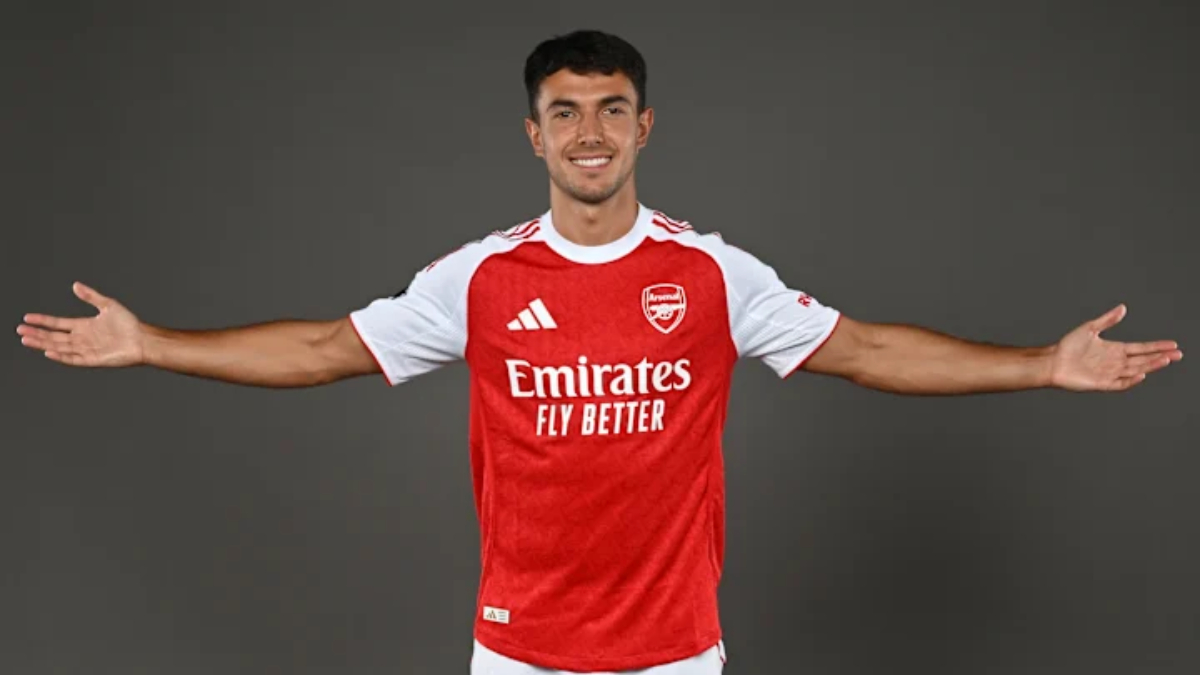 Martín Zubimendi durante su presentación con el Arsenal