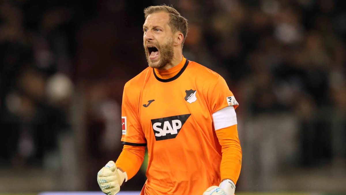 Oliver Baumann celebra un gol del Hoffenheim