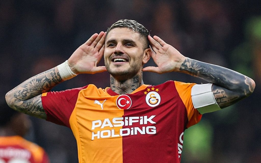 Mauro Icardi suena para el Betis