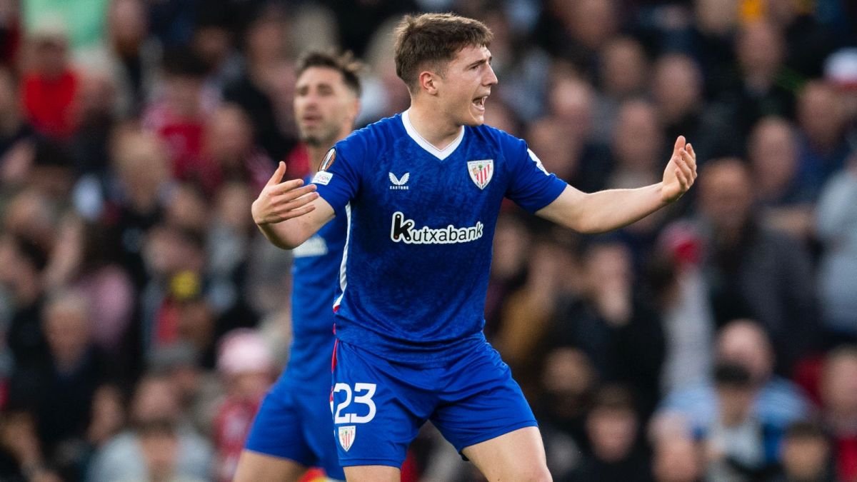 Mikel Jauregizar durante un partido con el Athletic Club