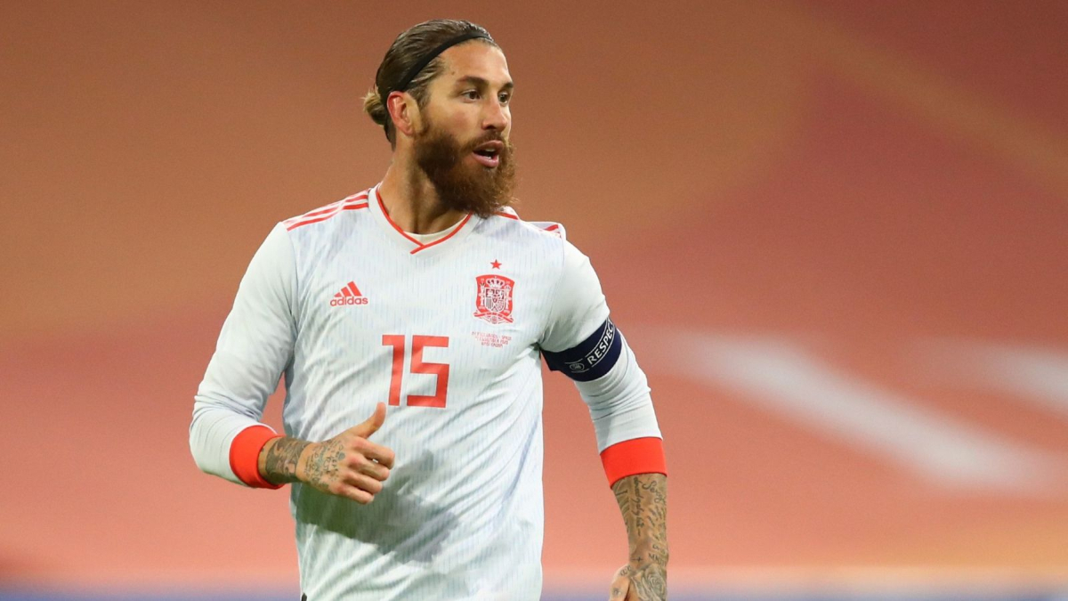 Sergio Ramos durante un partido con la selección española