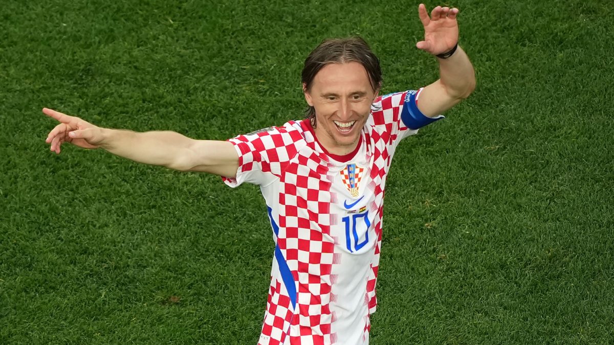 Luka Modric celebra una victoria de la selección de Croacia