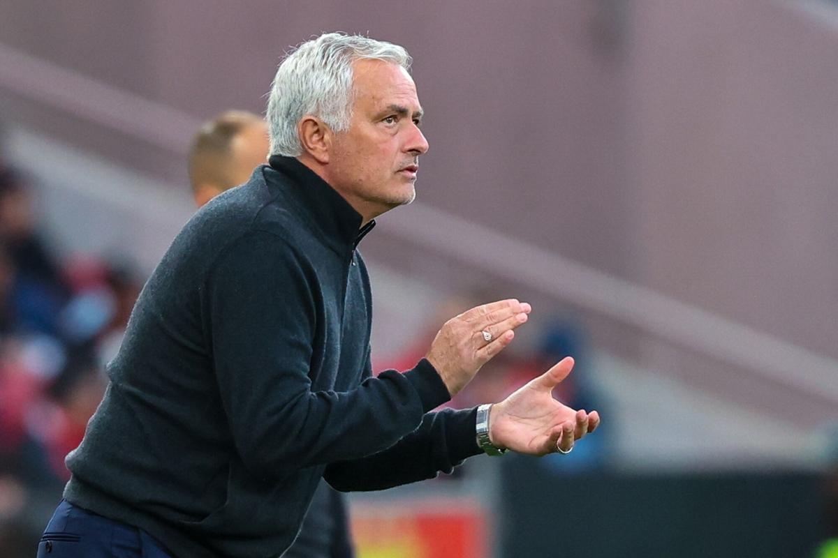 Mourinho esta cerca del Real Madrid