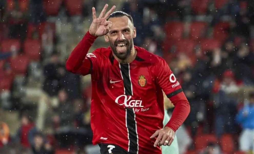 Muriqi cerca del Fenerbahçe