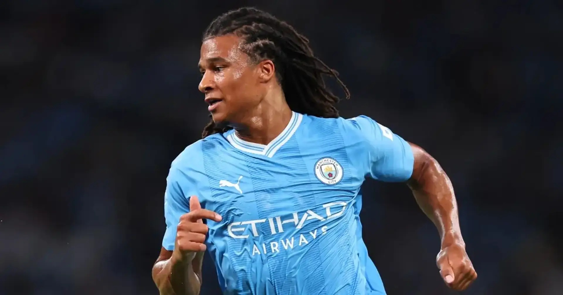 Nathan Aké se complica para el Barcelona