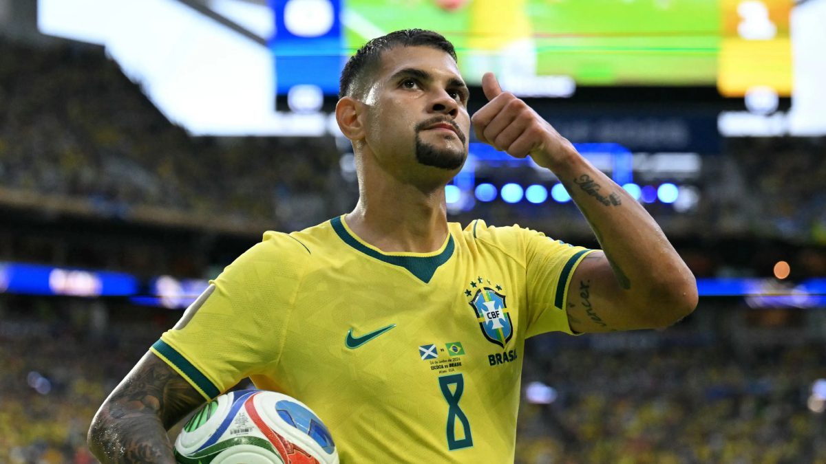 Bruno Guimaraes durante el Escocia - Brasil de la Copa del Mundo