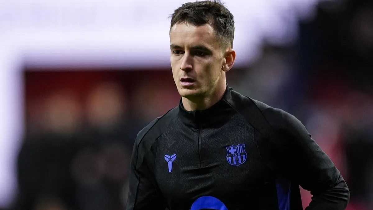 Marc Casadó during a warm-up with Barcelona