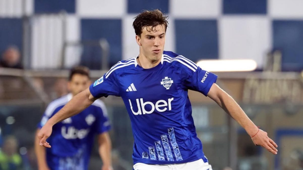 Máximo Perrone durante un partido con el Como