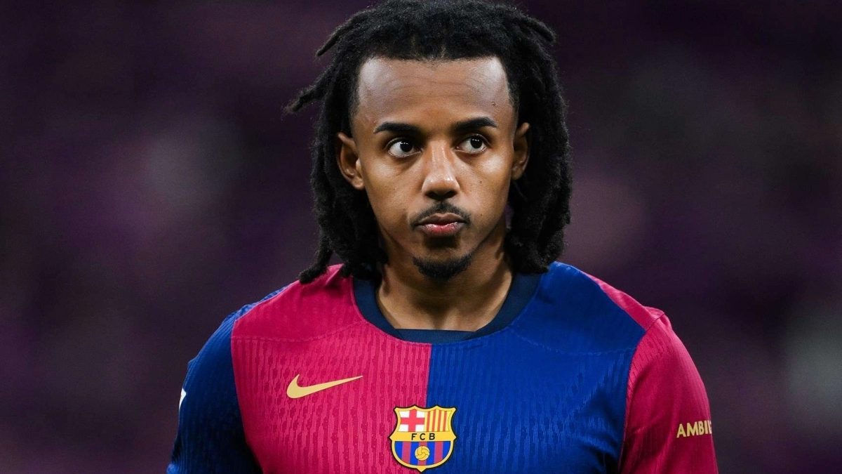 Jules Koundé durante un partido con el FC Barcelona
