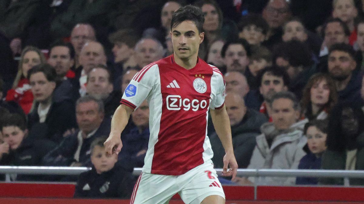 Lucas Rosa durante un partido con el Ajax