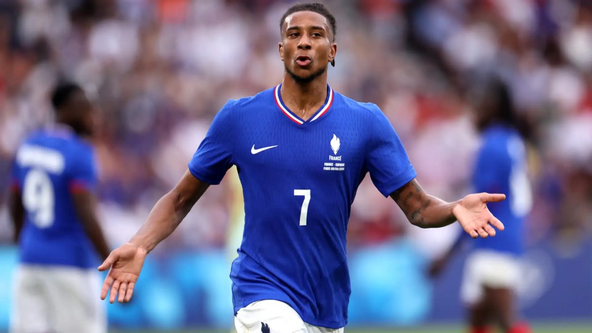 Michael Olise celebra un gol anotado con Francia