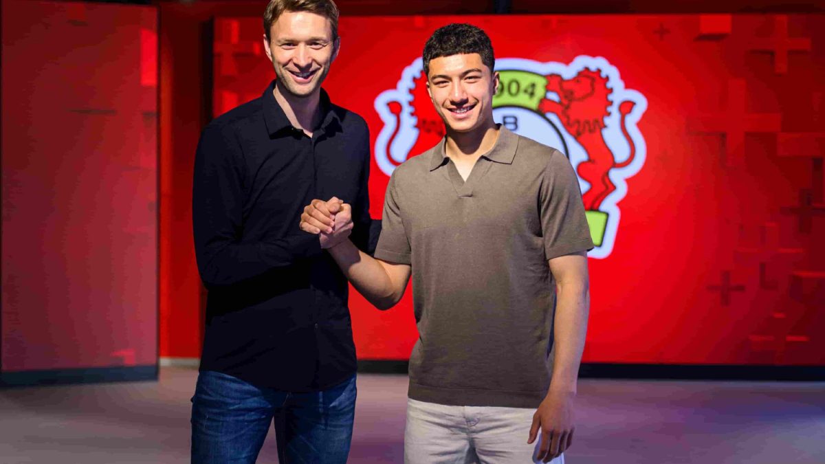 Ibrahim Maza durante su presentación con el Bayer Leverkusen