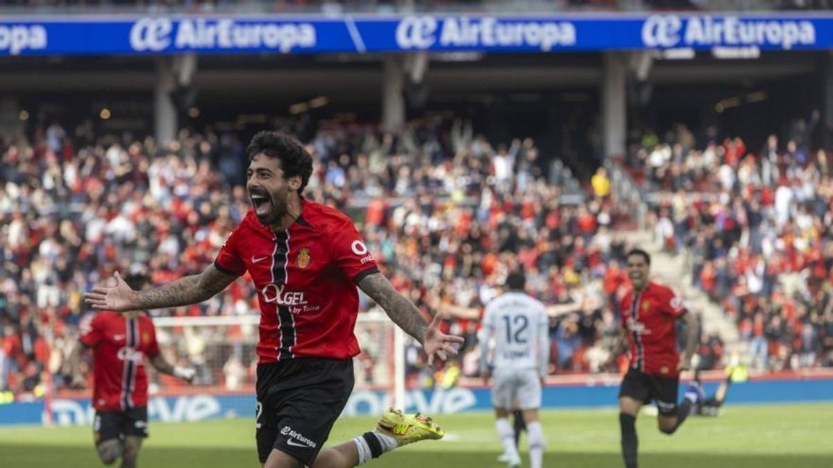 Samú Costa celebra un gol anotado con el Mallorca