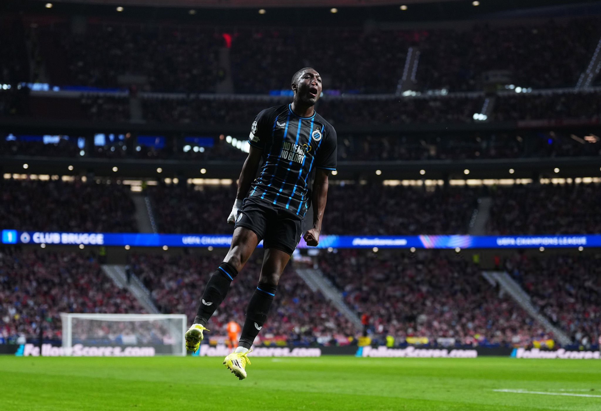 PSG finds replacement for its defense