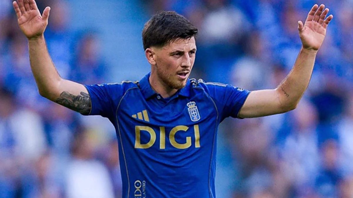 Alberto Reina durante un partido del Real Oviedo