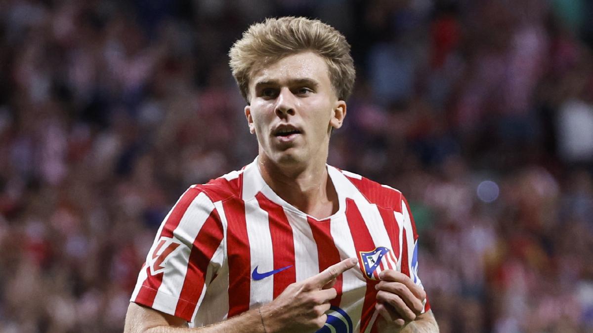 Pablo Barrios celebra un gol con el Atlético de Madrid