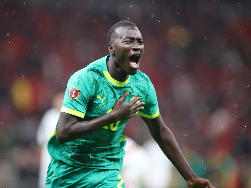 Pape Gueye se marcha del Villarreal