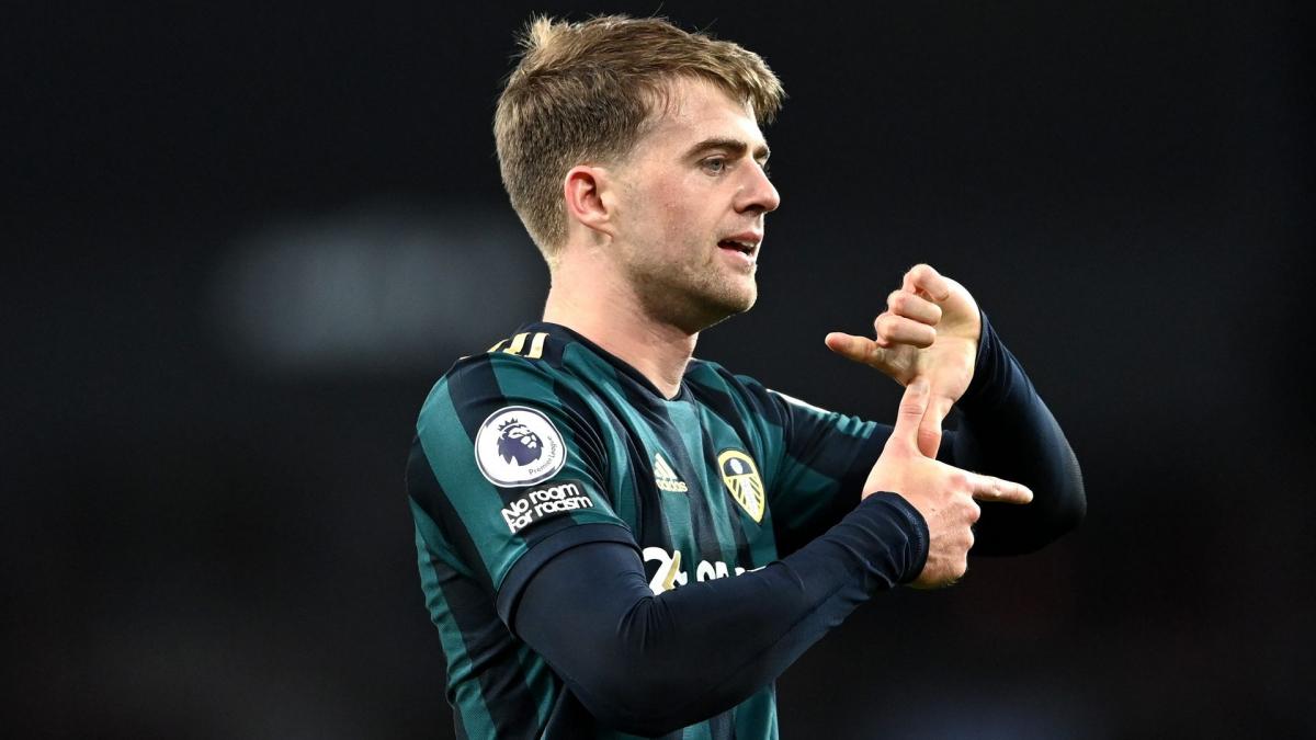 Patrick Bamford celebra un gol con el Leeds United