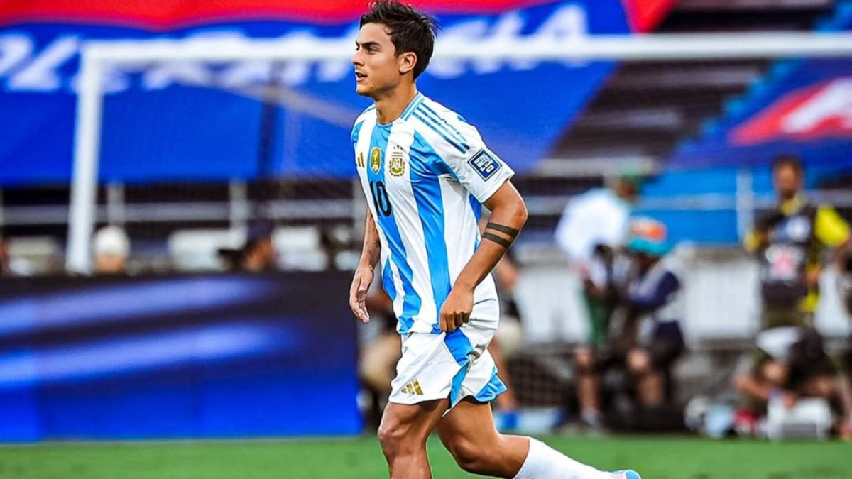 Paulo Dybala durante un partido con la selección de Argentina