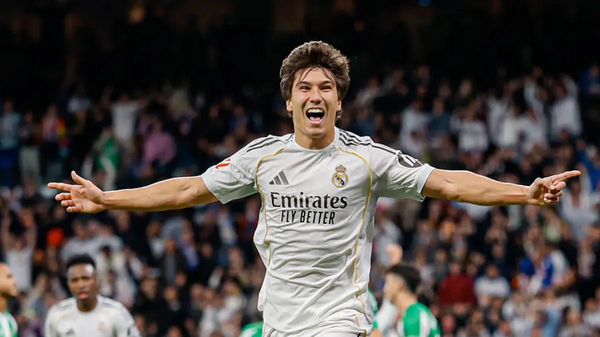 Gonzalo García celebra un gol con el Real Madrid