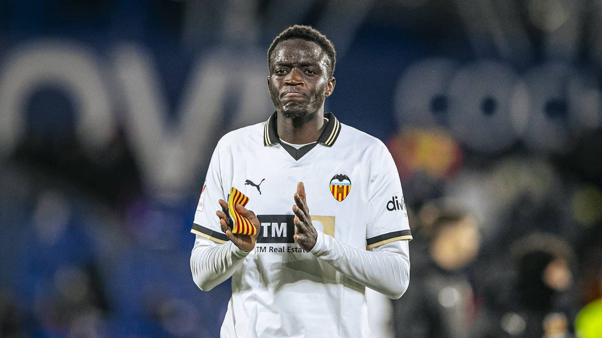 Mouctar Diakhaby durante un partido con el Valencia