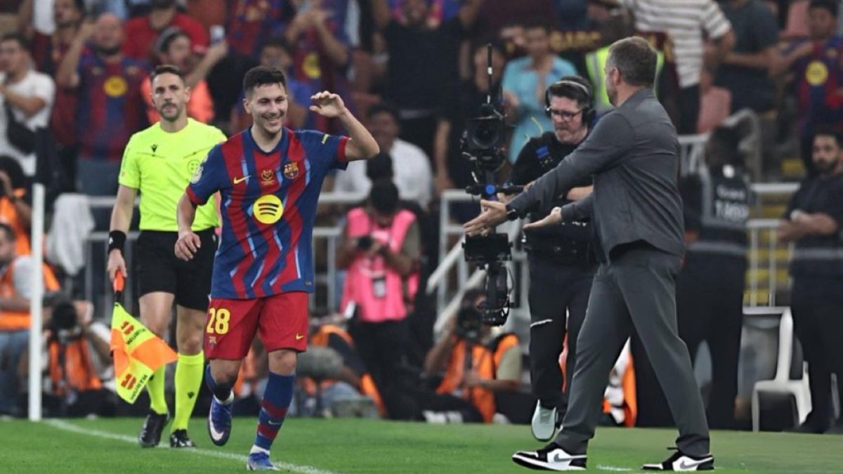 Roony Bardghji celebrates his goal in the Supercopa with Hansi Flick
