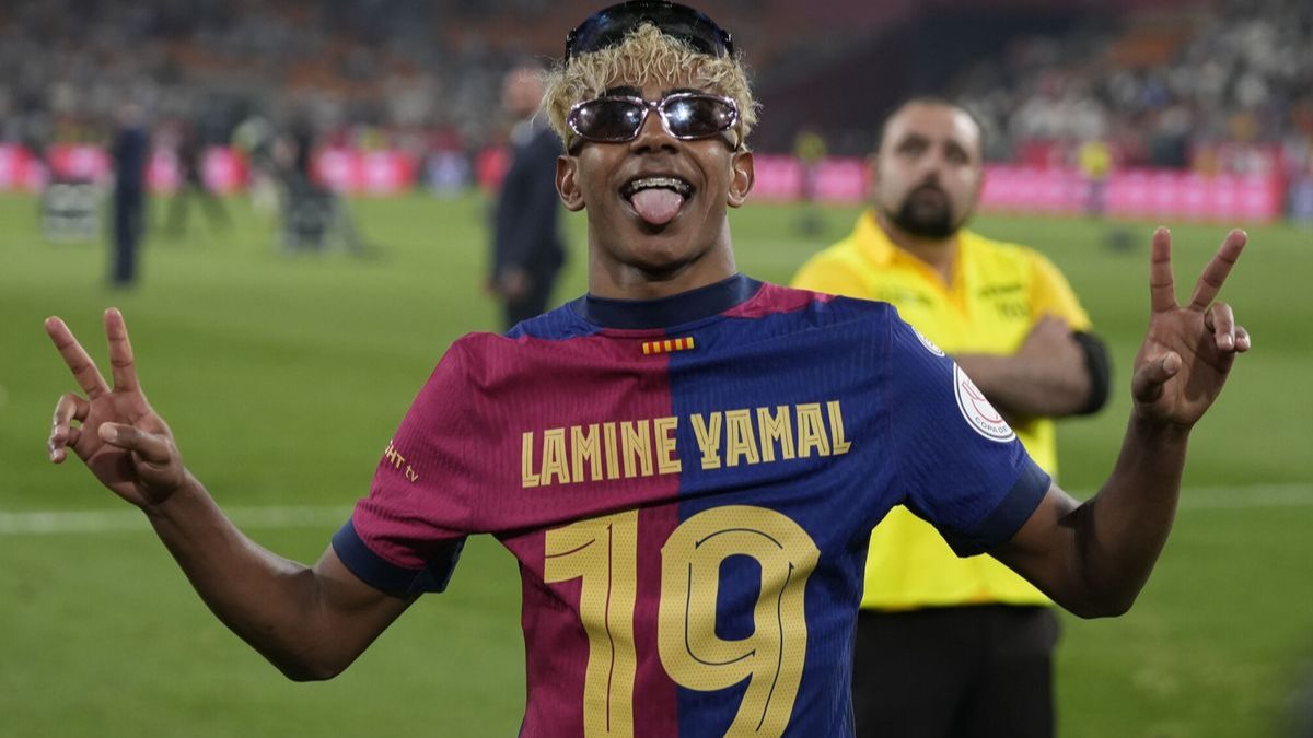 Lamine Yamal celebra un título con el FC Barcelona