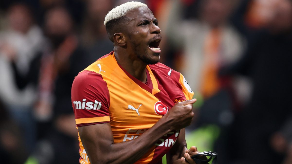Victor Osimhen celebra un gol anotado con el Galatasaray