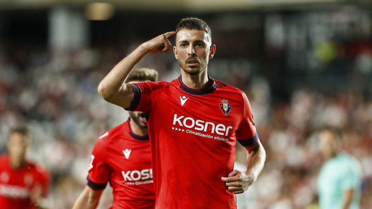 Raúl García de Haro celebra un gol anotado con Osasuna