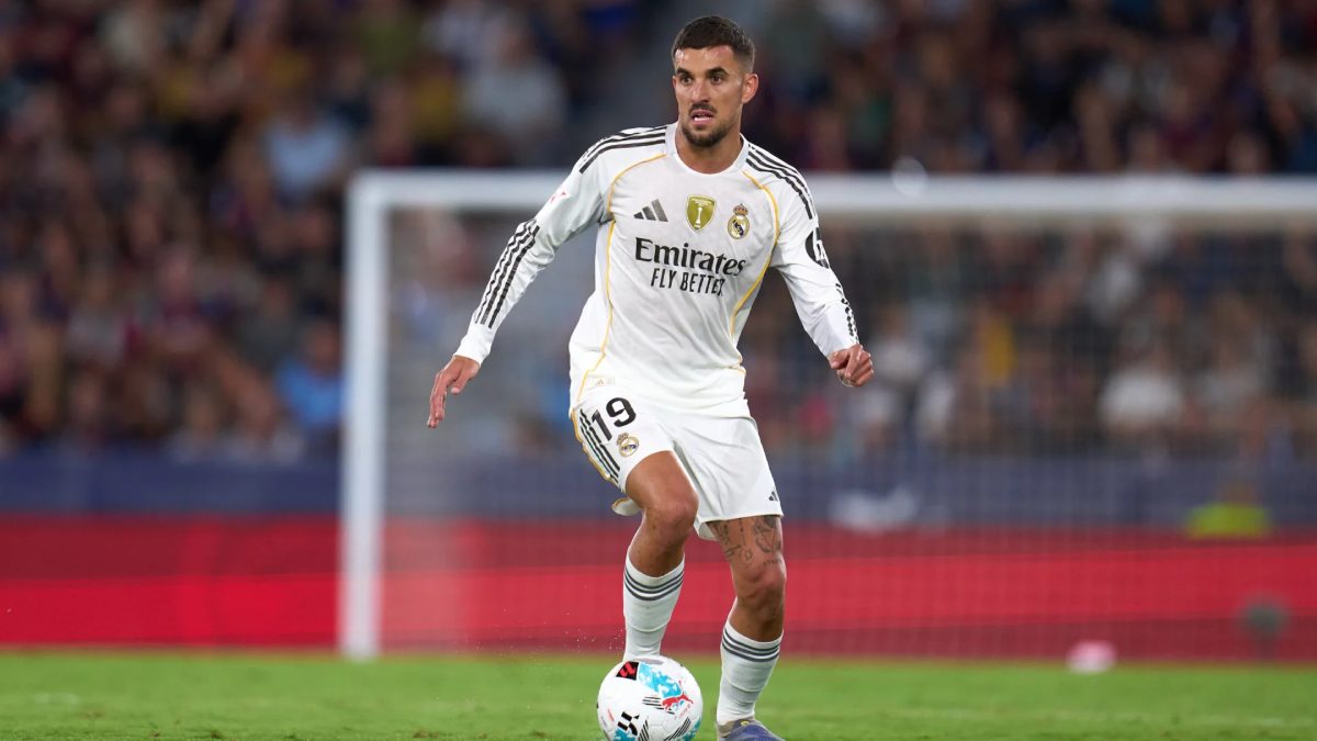 Dani Ceballos en un partido con la elástica del Real Madrid