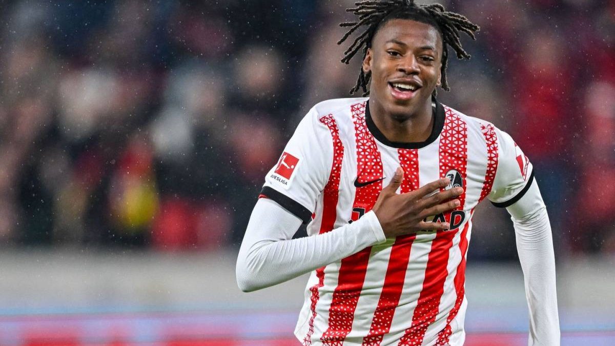 Johan Manzambi celebra un gol anotado con el Friburgo