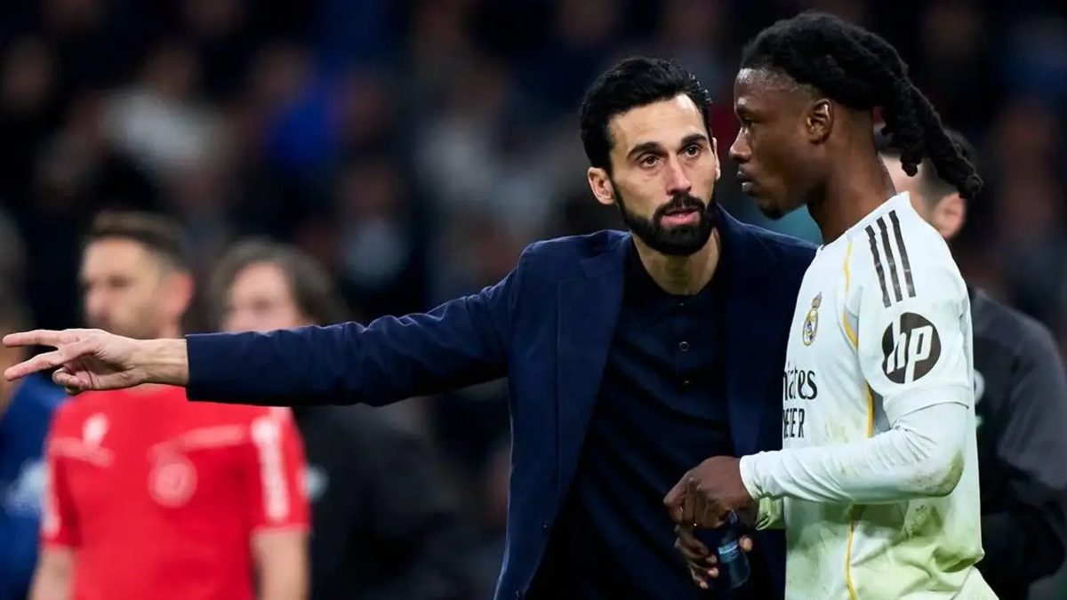 Álvaro Arbeloa junto a Eduardo Camavinga