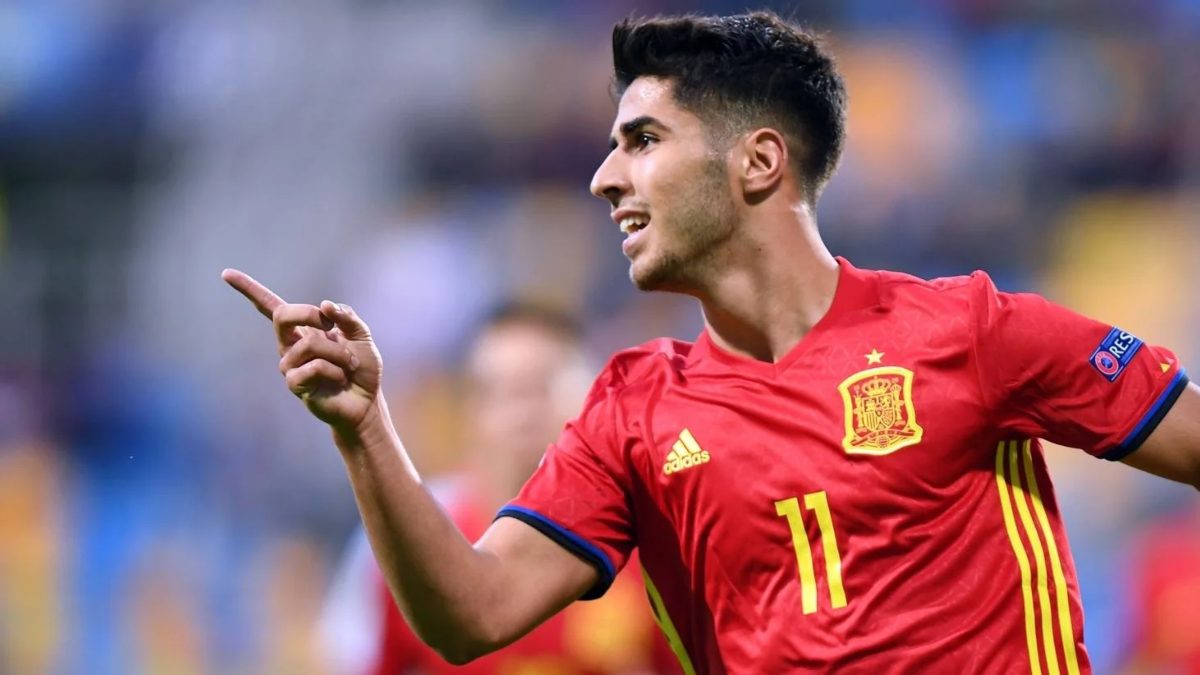 Marco Asensio celebrates a goal scored with the Spanish national team