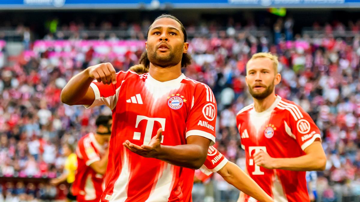 Serge Gnabry celebra un gol anotado con el Bayern de Múnich