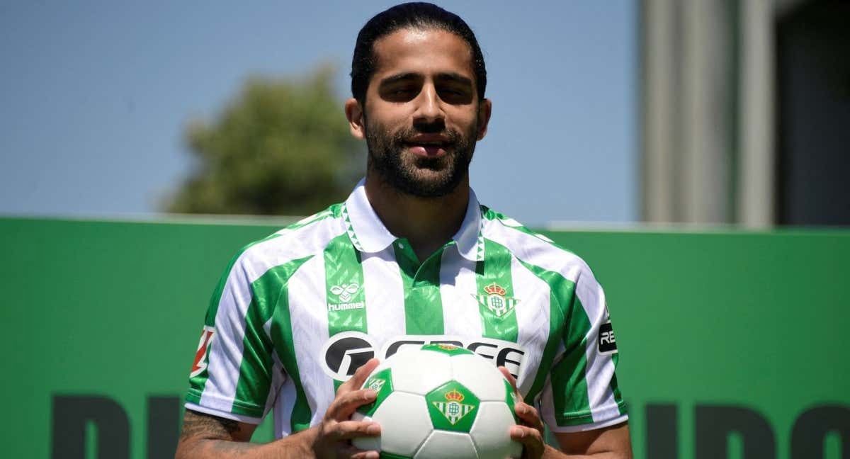 Ricardo Rodríguez, possible Betis sale