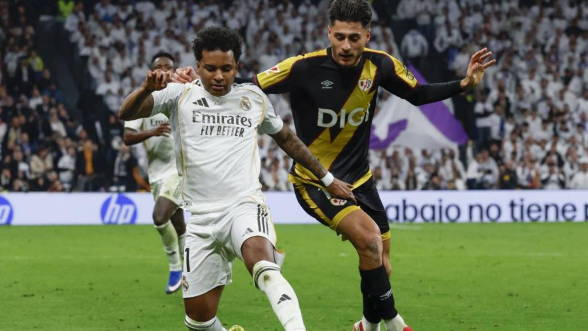 Rodrygo durante un Real Madrid - Rayo Vallecano