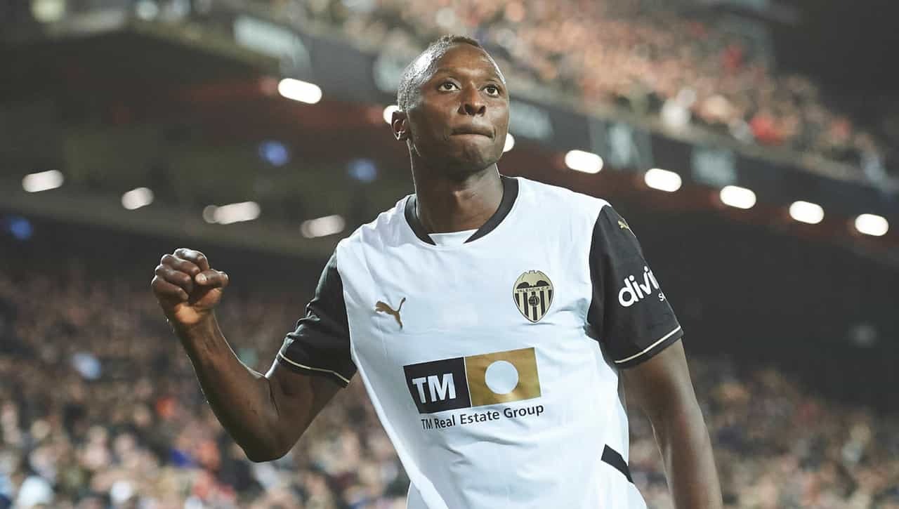 Umar Sadiq played on loan at Valencia