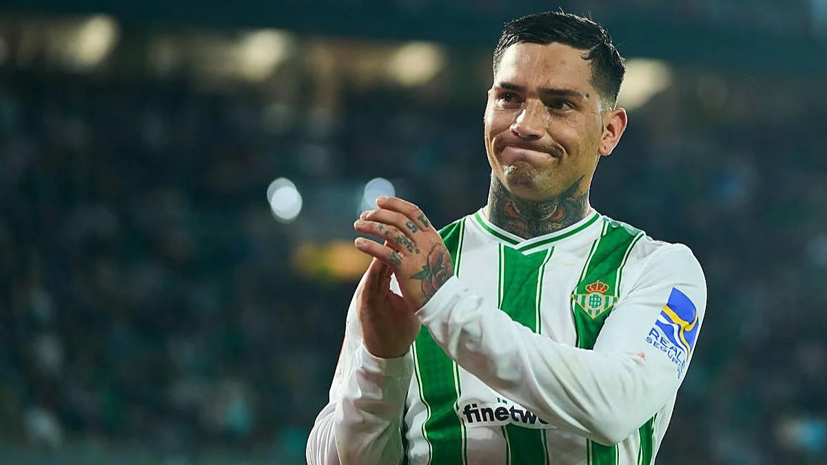 Chimy Ávila durante un partido del Real Betis