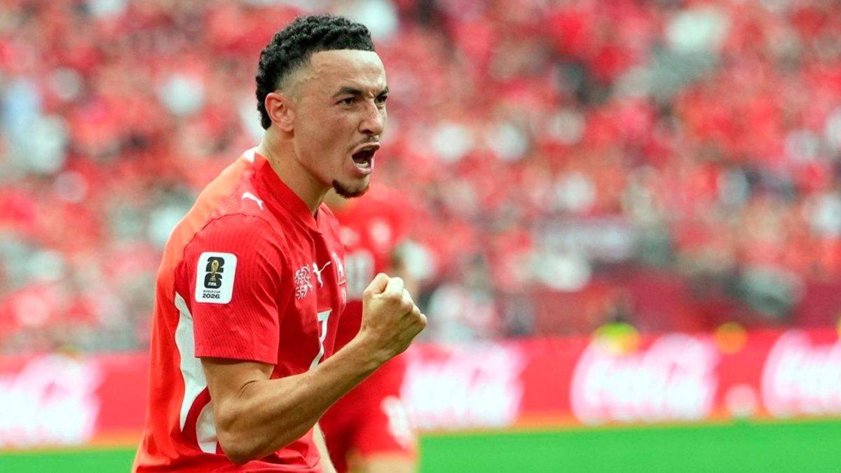 Rubén Vargas celebra un gol anotado con Suiza durante el Mundial