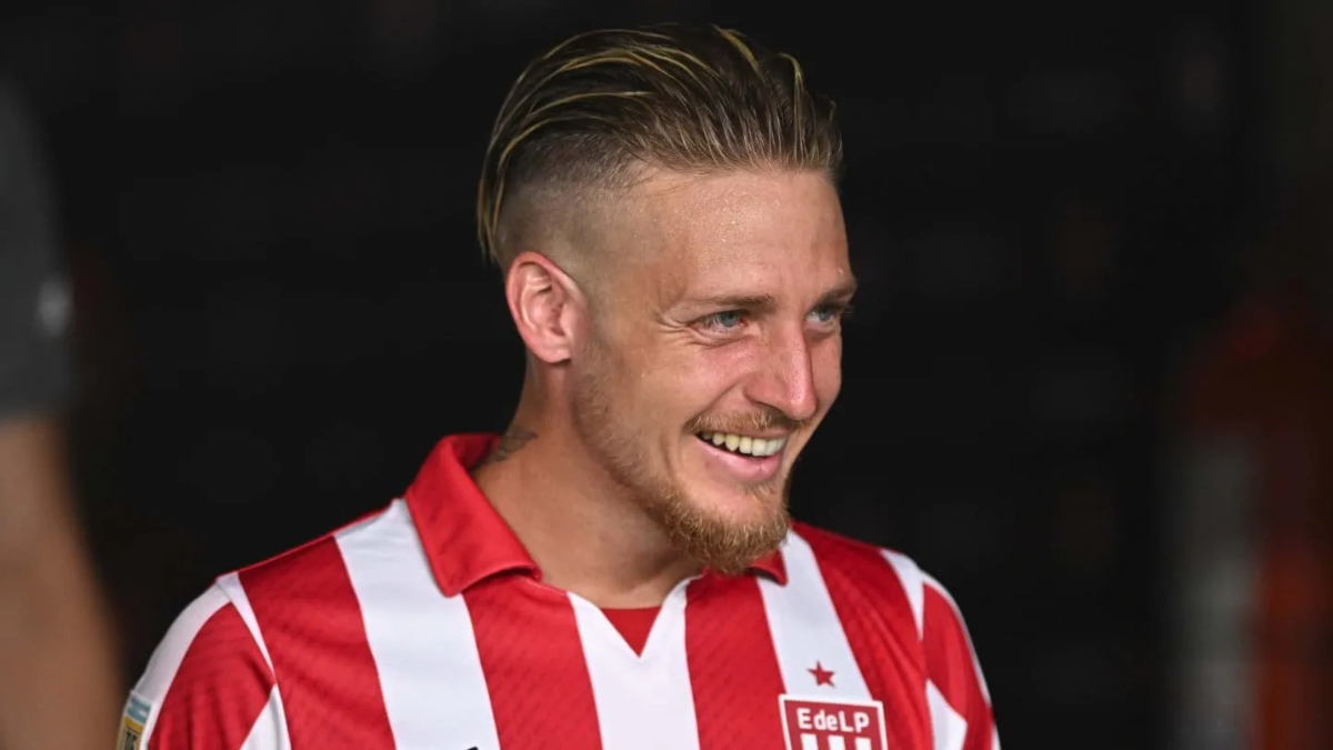 Santiago Ascacibar, captain of Estudiantes de La Plata