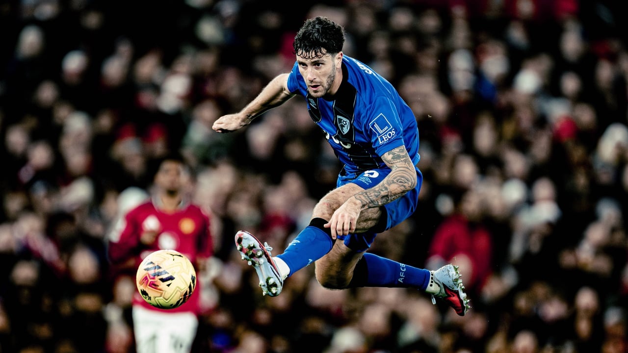 Senesi firma con el Tottenham