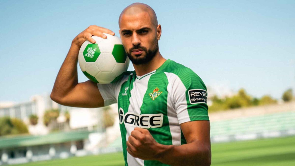 Sofyan Amrabat con los colores del Real Betis