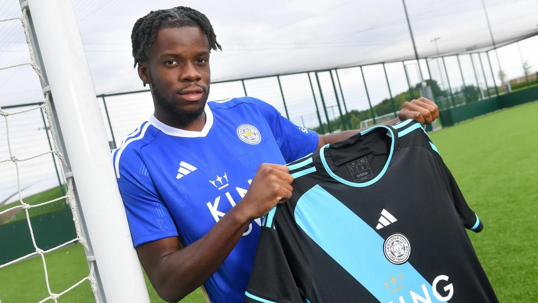 Mavididi presentado como nuevo fichaje del Leicester City