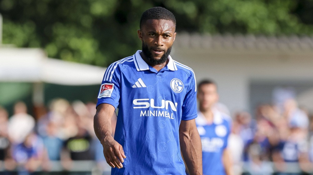 Moussa Sylla, el delantero que quiere fichar el Sevilla