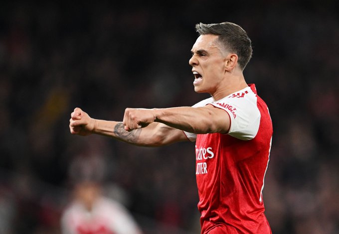El Arsenal pone a cuatro cracks en venta
