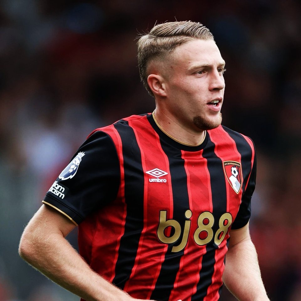 La revalorización de Adrien Truffert y la puja en la Premier League