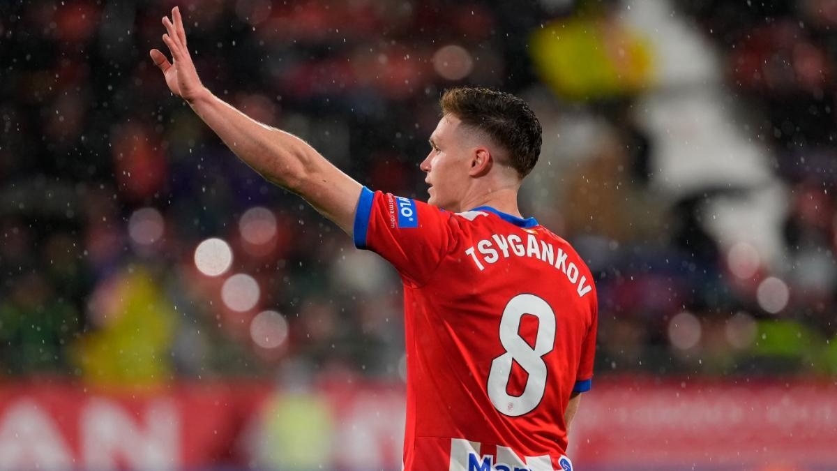 Valencia y Sevilla pelean por Tsygankov