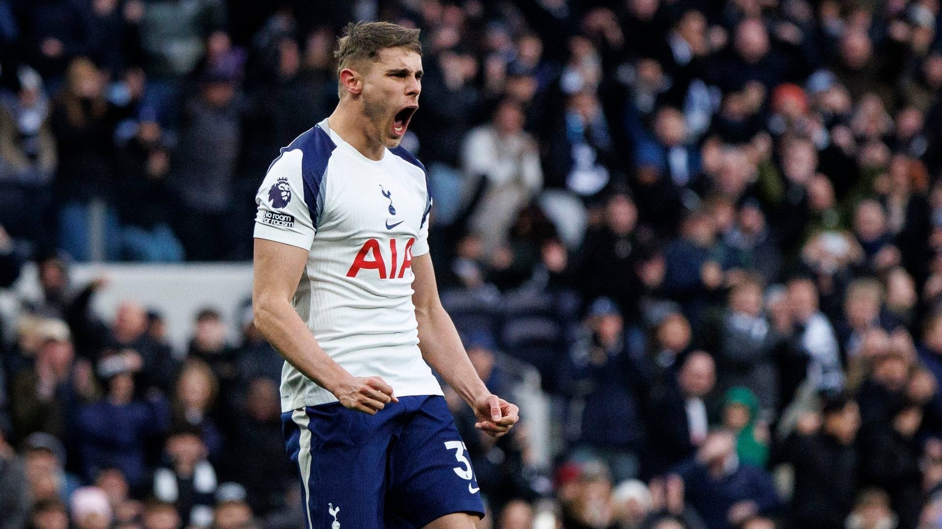 Barcelona reactivates its interest in signing Van de Ven