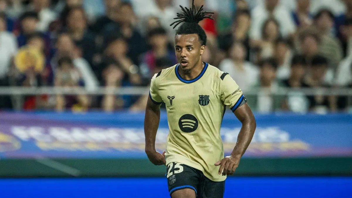 Jules Koundé durante un partido con el FC Barcelona