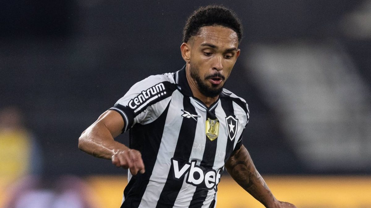 Vitinho, lateral derecho de Botafogo